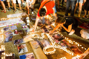 Israelis in Tel Aviv’s Rabin Square light candles for Palestinians killed in Gaza on 26 July. (Yotam Ronen / ActiveStills)